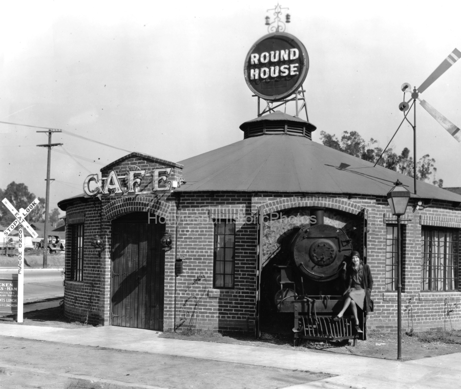 Round House Cafe 1925 Located at Beverly Blvd. and Virgil Ave. wm.jpg